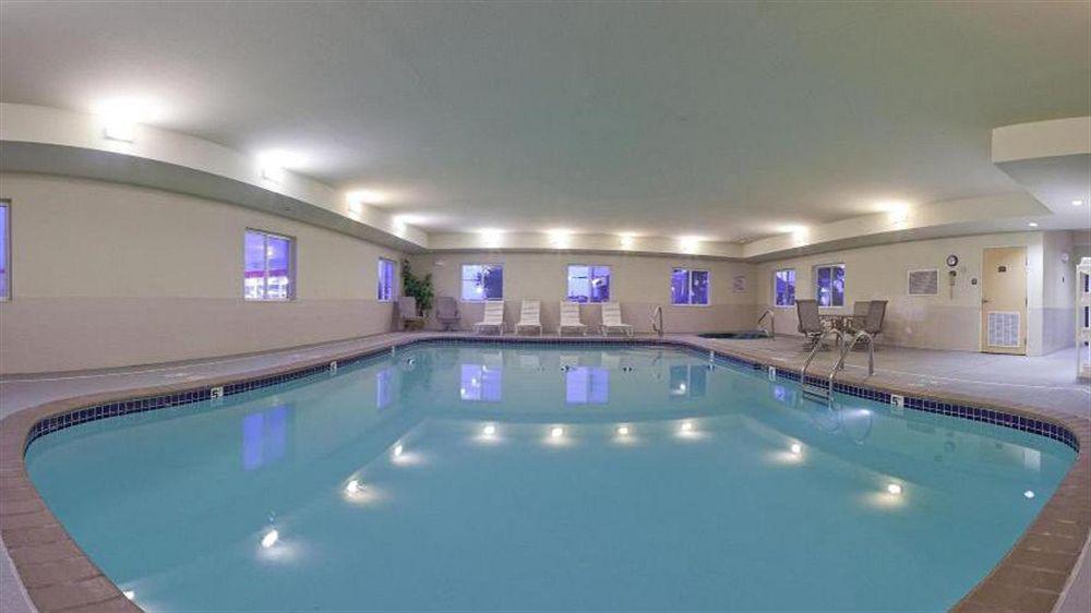 Holiday Inn Express Warrenton By Ihg Екстериор снимка
