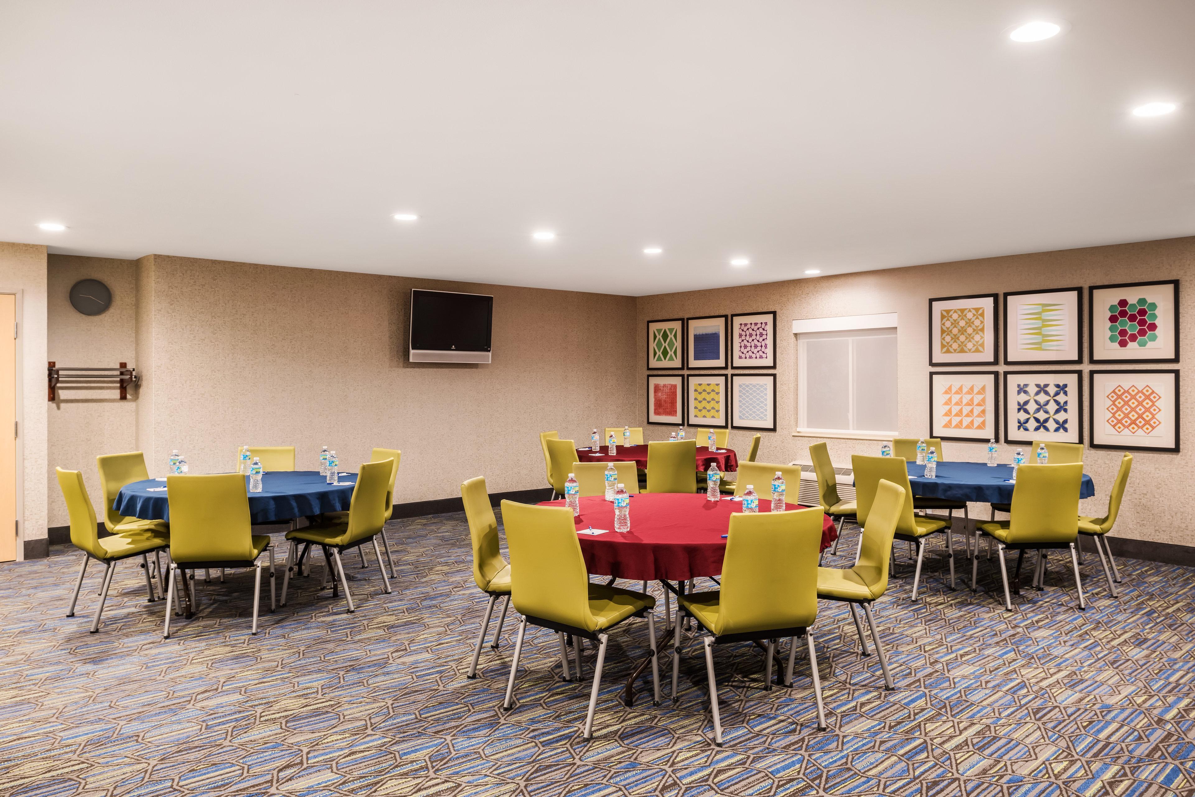Holiday Inn Express Warrenton By Ihg Екстериор снимка