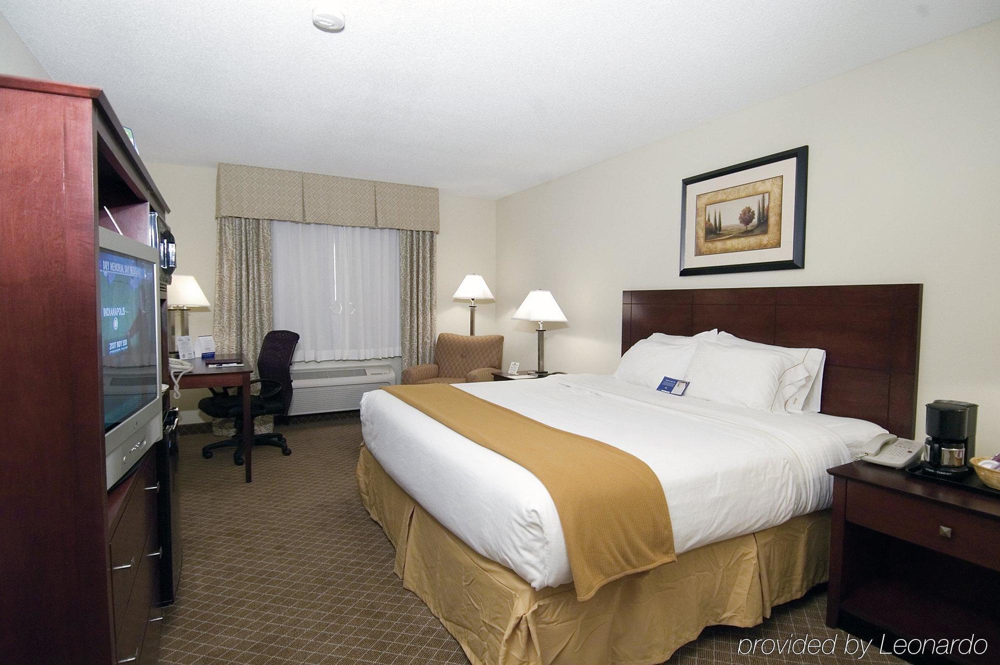 Holiday Inn Express Warrenton By Ihg Стая снимка