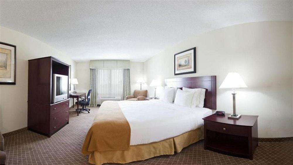 Holiday Inn Express Warrenton By Ihg Екстериор снимка